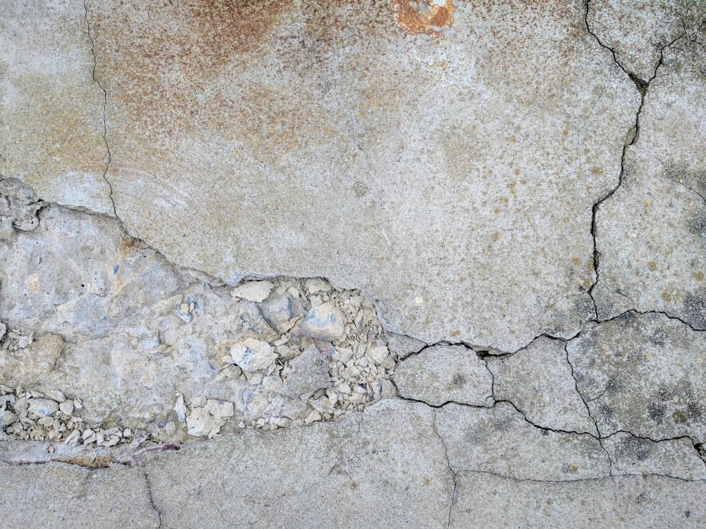 Cracked_Concrete